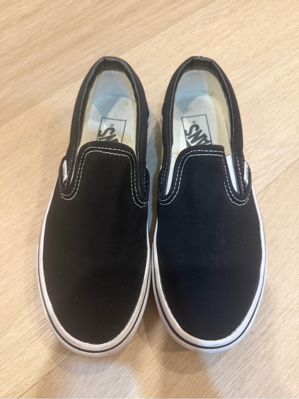 Vans Kids Slip-On Sneakers in Black and White - Picture 2 of 5